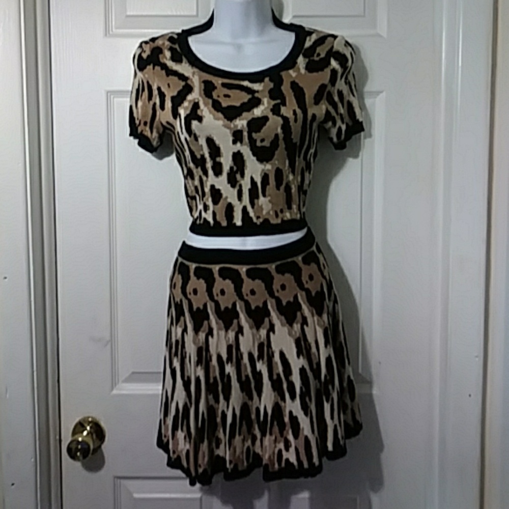 Two pieces - Picture 2 of 2